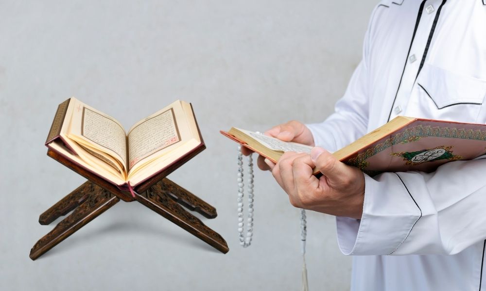 Menghidupkan Lentera Ilmu: Dinamika dan Daya Tarik Majelis Taklim Rutin di Masjid Agung Al Azhar